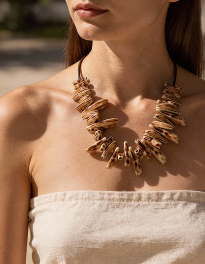 Colar Essência Tribal resina premium