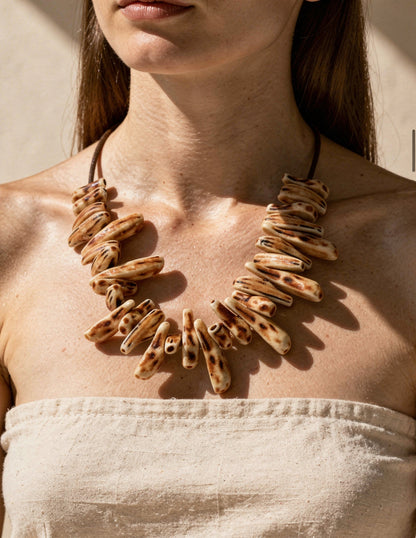 Colar Essência Tribal resina premium